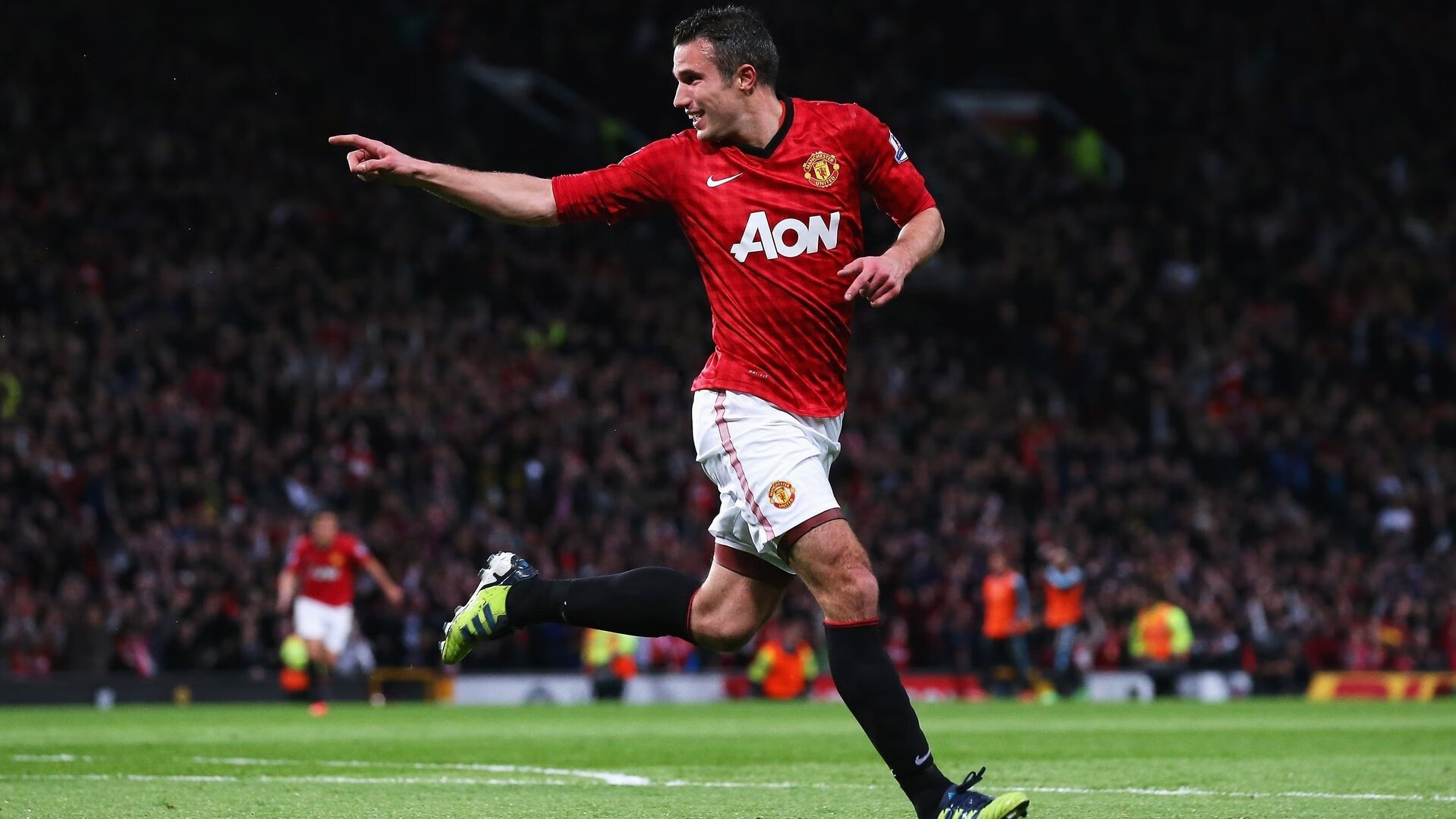 英超-萨拉赫破门赫拉芬贝赫建功 利物浦2-0维拉止四连败,萨拉赫连续9场破门 利物浦队史首人